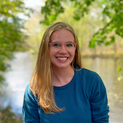 Madeline Eiken Headshot